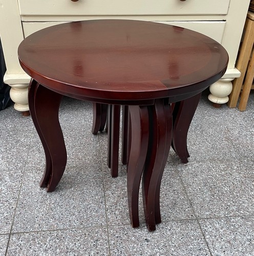 Round mahogany nest - round, of