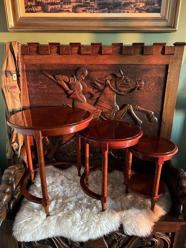 Nest round wooden tables - wooden,